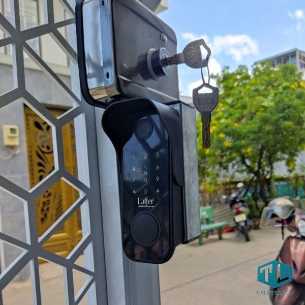 6 Tiêu Chí Chọn Khóa Cổng Vân Tay Ngoài Trời Chống Nước Bền Và An Toàn