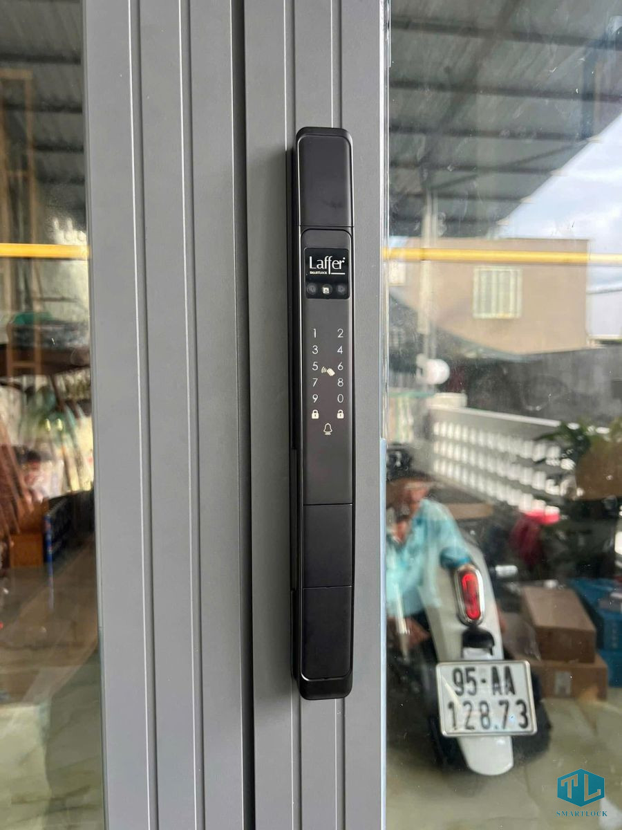Khóa Cửa Face ID: Nhận Diện Khuôn Mặt 3D, Bảo Mật Và Tiện Lợi 2 Khóa Cửa Face ID: Nhận Diện Khuôn Mặt 3D, Bảo Mật Và Tiện Lợi