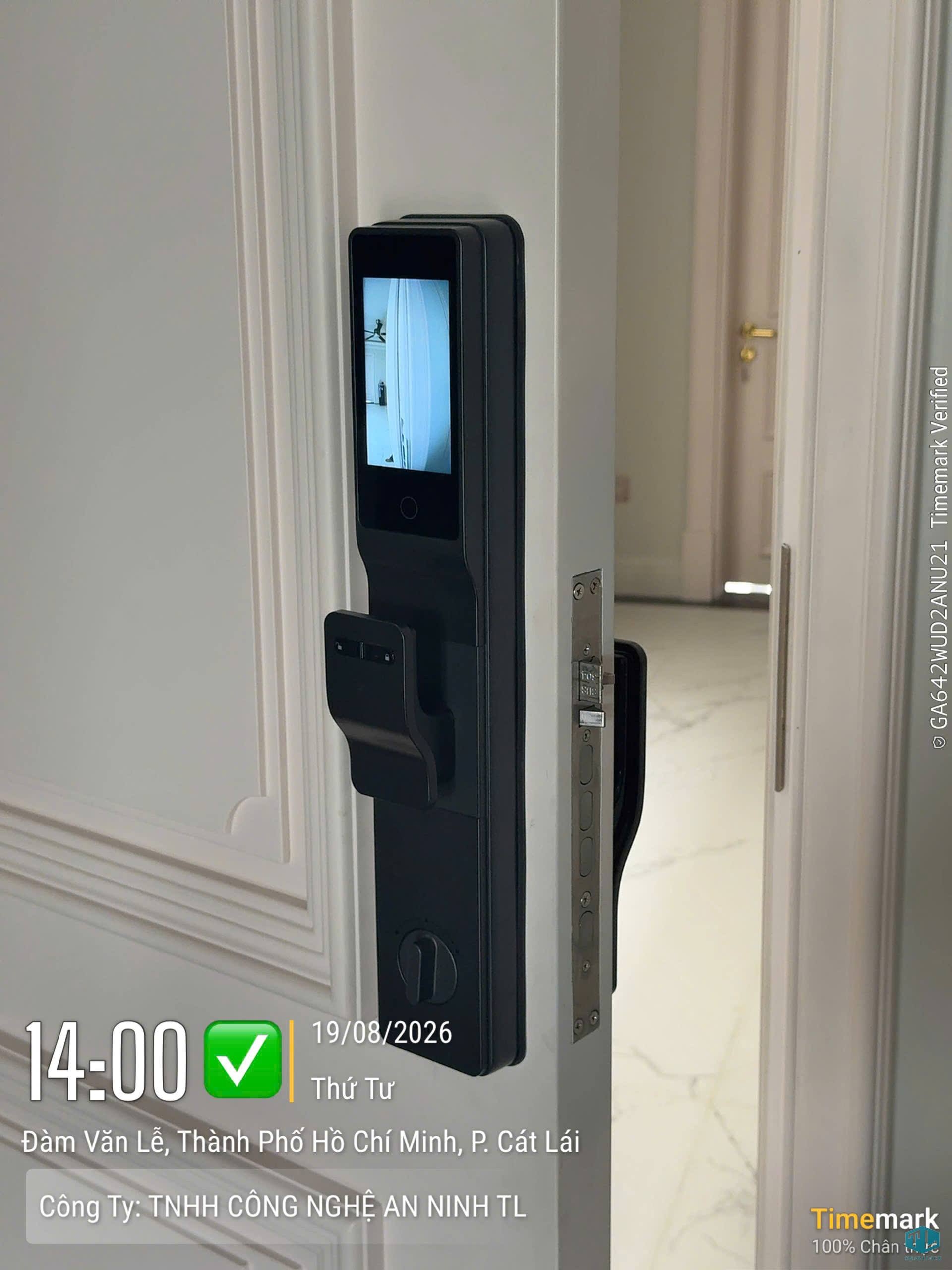 Hướng dẫn lắp đặt khóa vân tay cửa gỗ chung cư