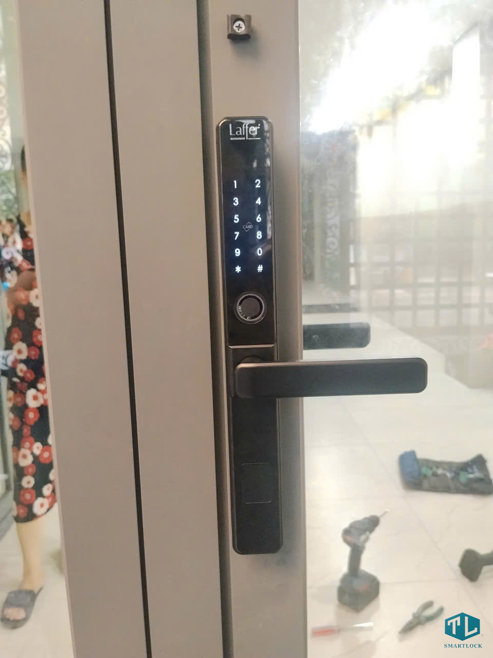 Khóa Điện Tử Khi Hết Pin: Cách Mở Cửa Nhanh Và An Toàn 4 khóa điện tử khi hết pin cần làm gì?