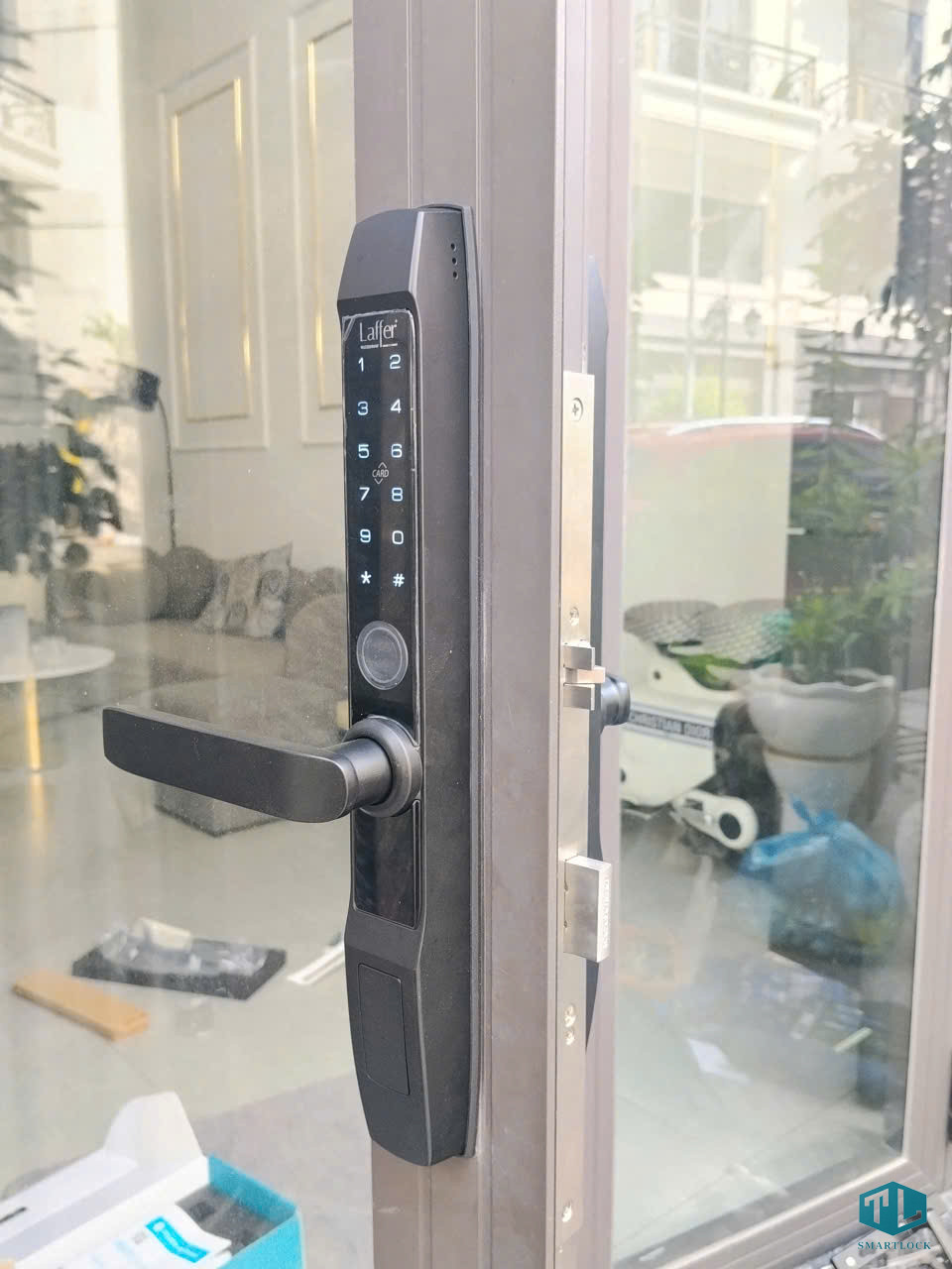 Khóa Điện Tử Khi Hết Pin: Cách Mở Cửa Nhanh Và An Toàn 1 khóa điện tử khi hết pin cần làm gì?